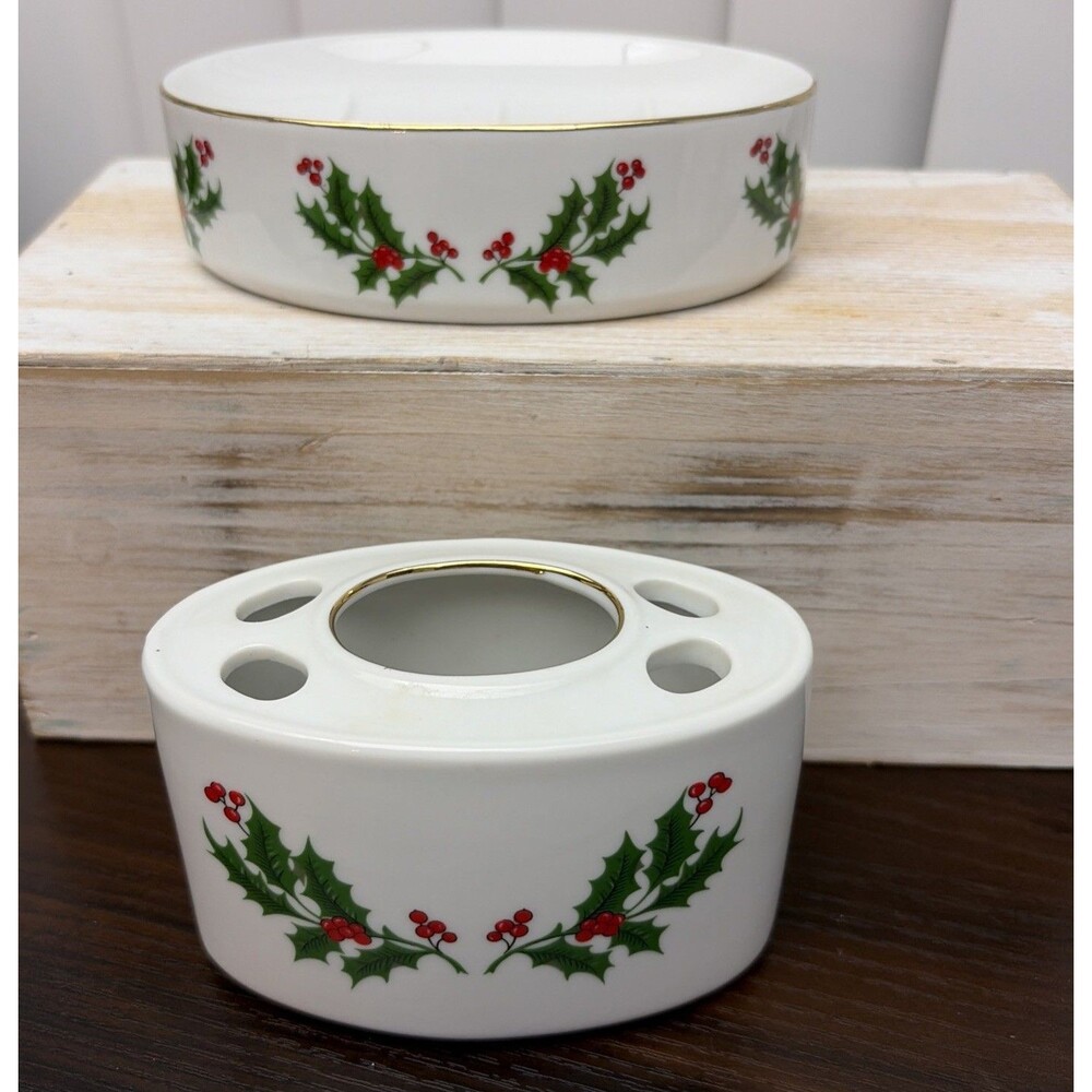 Toothbrush holder and Soap Dish Christmas Holiday Bathroom Accessories Set of 2
